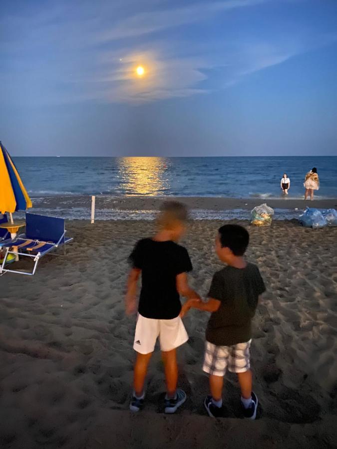 Residence El Palmar Fronte Mare, Fronte Spiaggia Лидо-ди-Езоло Экстерьер фото